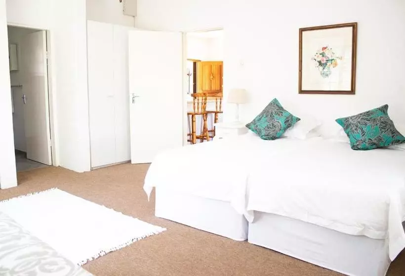 پانسیون Cairn Grace