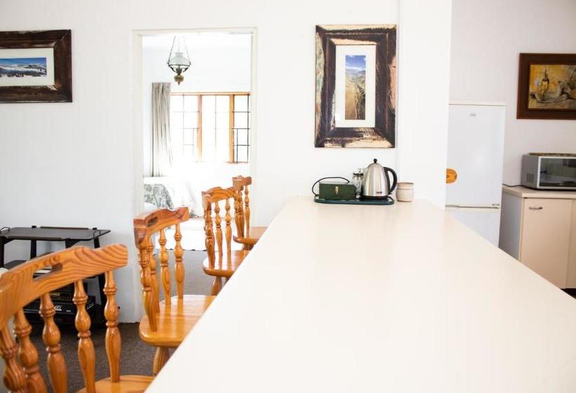 膳宿费 Cairn Grace