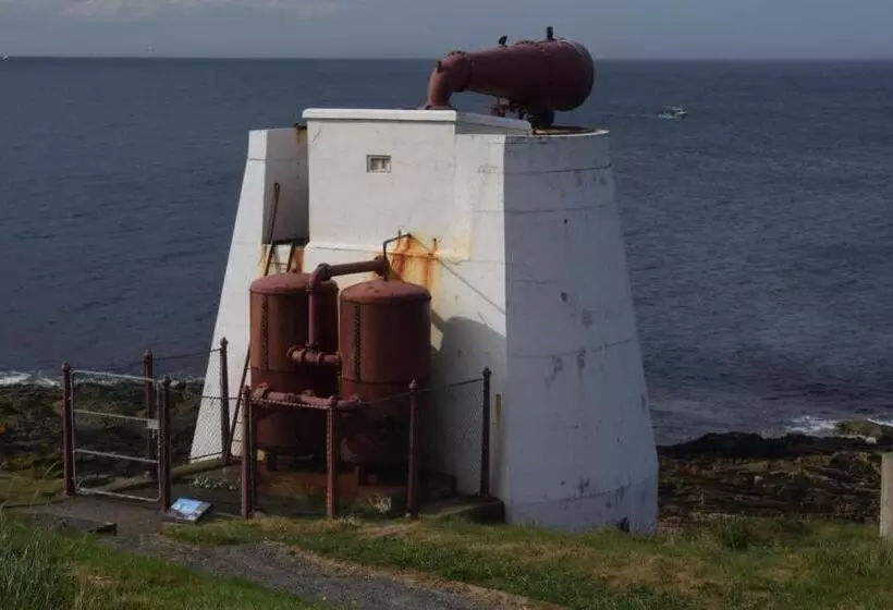 Retkeilymaja Cheers Cafe Bar & Tavern