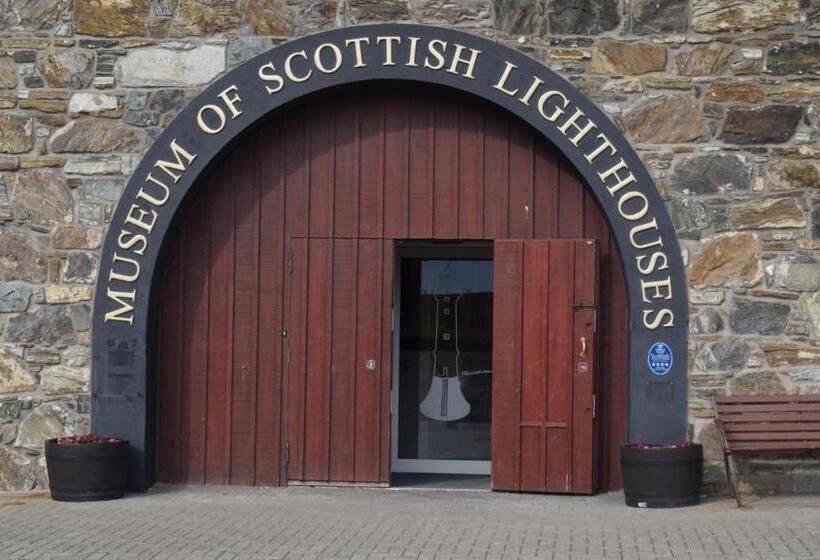 호스텔 Cheers Cafe Bar & Tavern