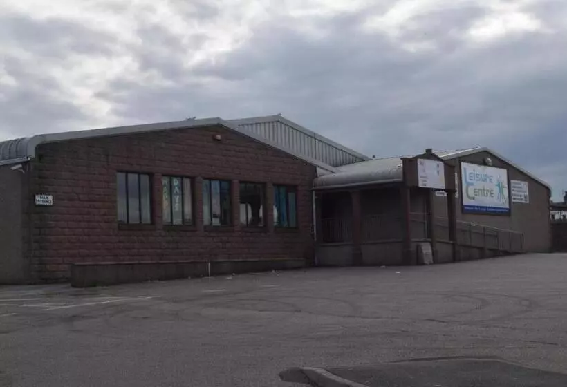 Retkeilymaja Cheers Cafe Bar & Tavern