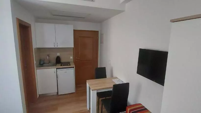 پانسیون Apartmani Barka