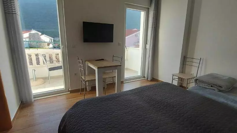 پانسیون Apartmani Barka