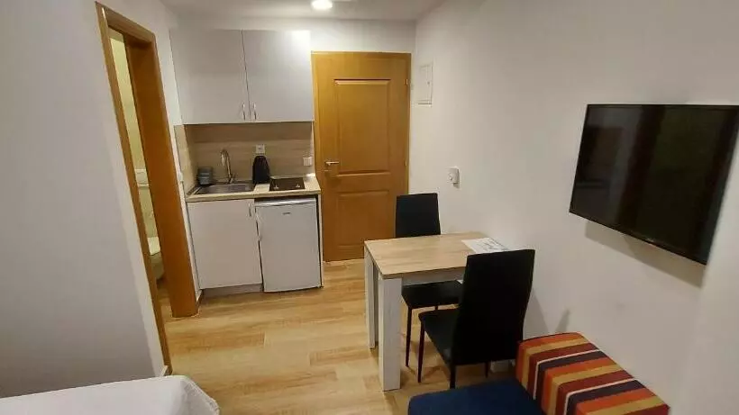 پانسیون Apartmani Barka