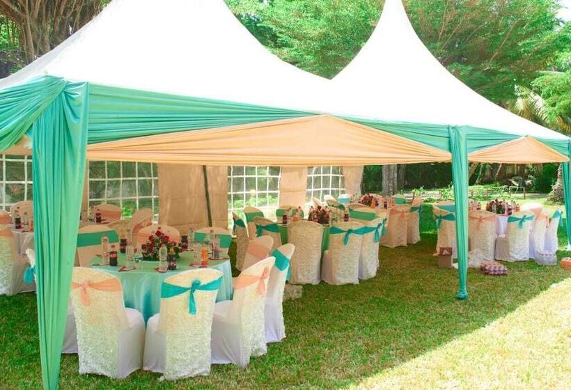 تختخواب و صبحانه Chrystal Palace Resort Malindi