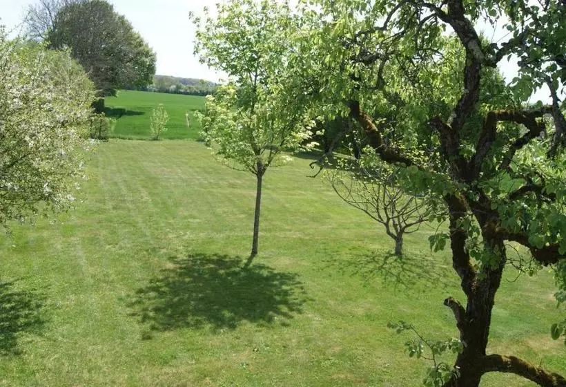 Aamiaismajoitus (B&B) Le Lac Aux Fées