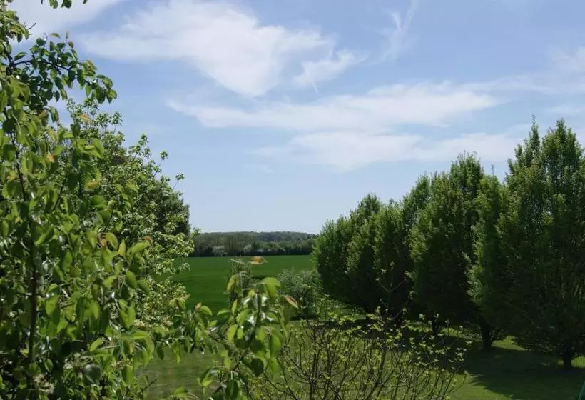 Aamiaismajoitus (B&B) Le Lac Aux Fées