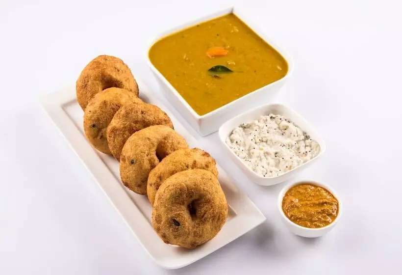 Hotelli Capital O 14623 Travellers Inn