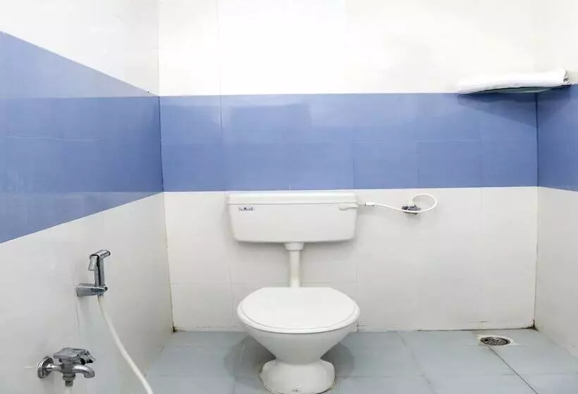 Hotelli Capital O 14623 Travellers Inn