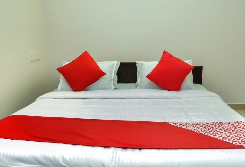 בית מלון כפרי Capital O 14623 Travellers Inn