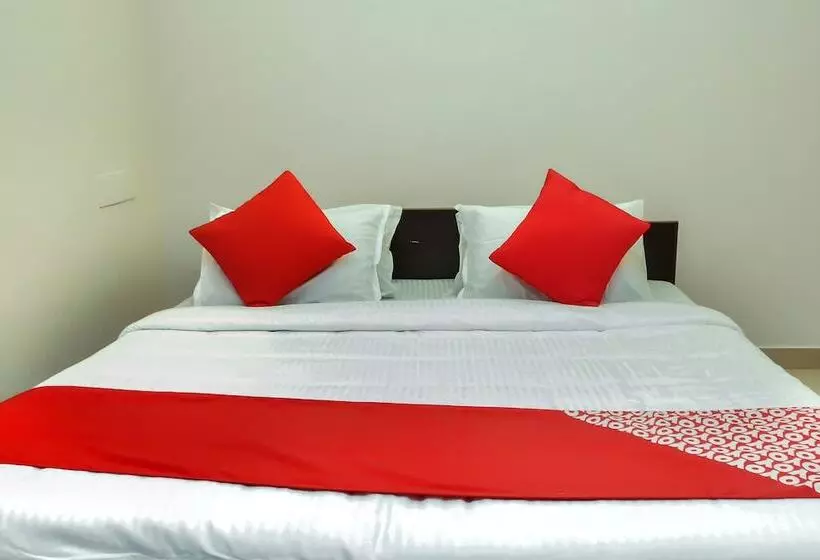 Hotelli Capital O 14623 Travellers Inn