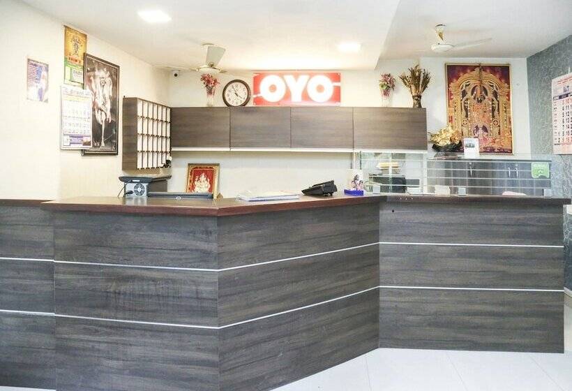 בית מלון כפרי Capital O 14623 Travellers Inn