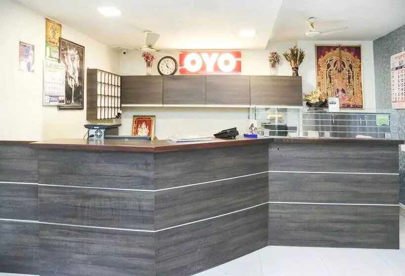 Hotelli Capital O 14623 Travellers Inn