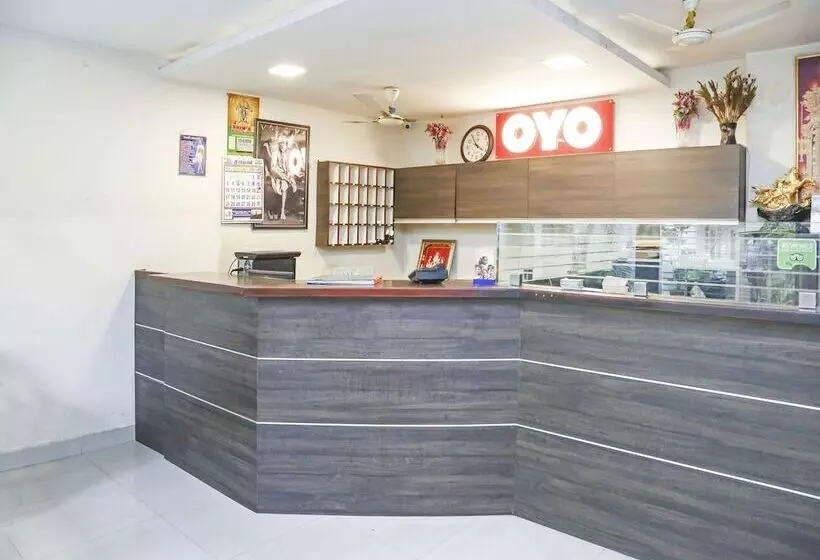 Hotelli Capital O 14623 Travellers Inn