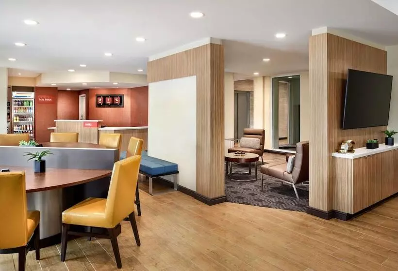 ホテル Towneplace Suites By Marriott Milwaukee Grafton