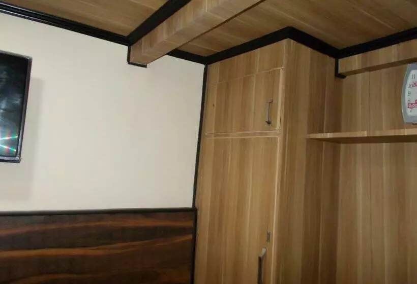 ペンション Ratnam Guest House