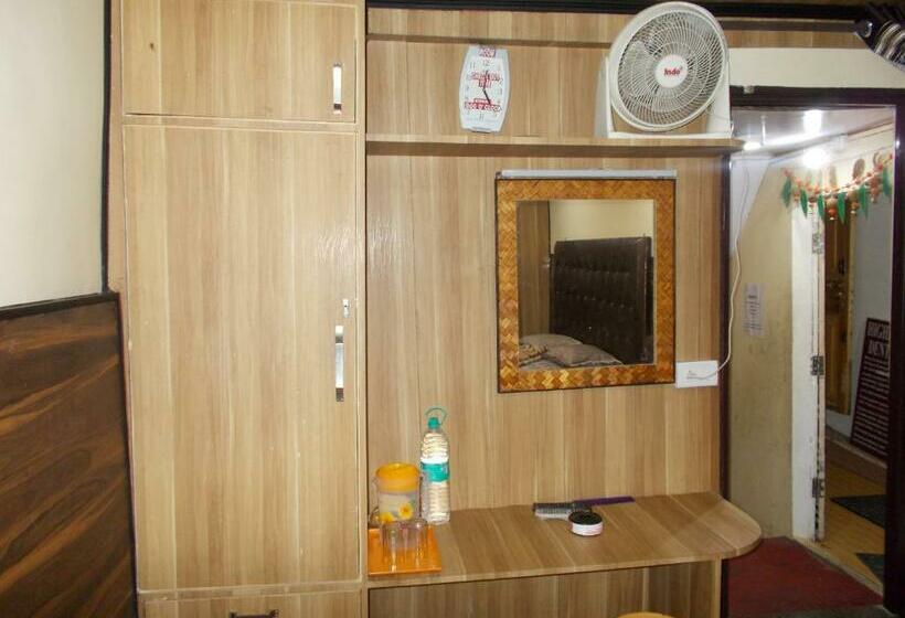 پانسیون Ratnam Guest House