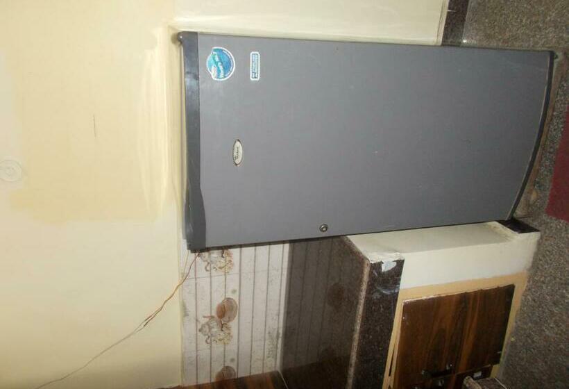 پانسیون Ratnam Guest House