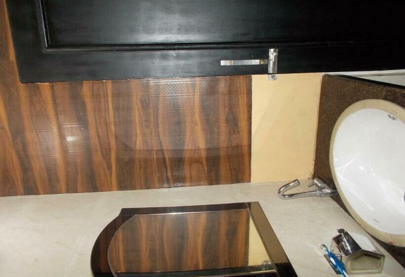 پانسیون Ratnam Guest House