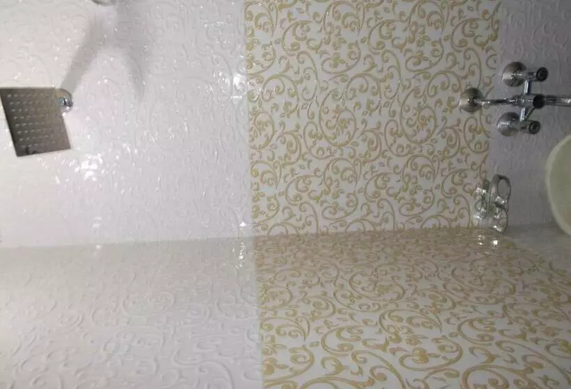 ペンション Ratnam Guest House