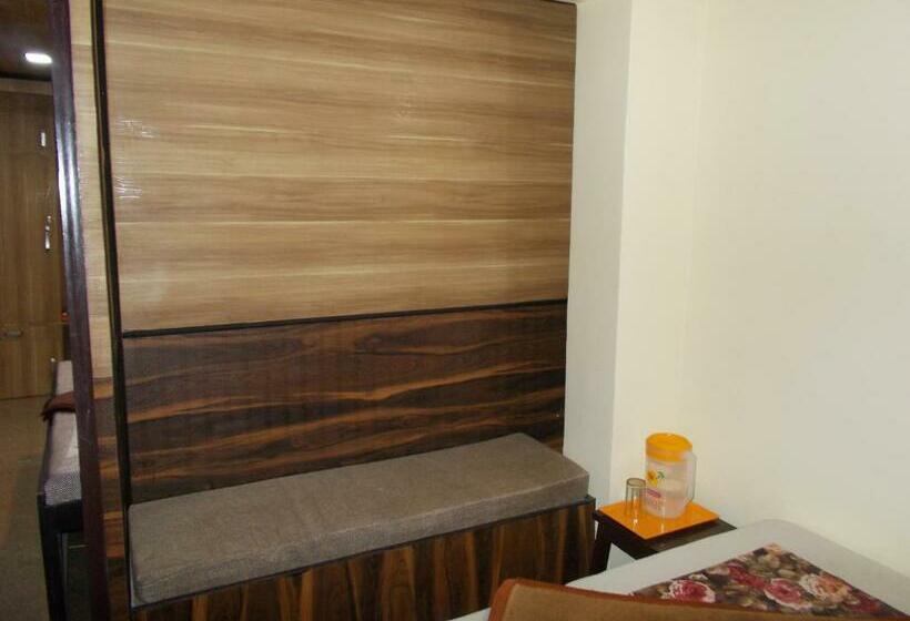 پانسیون Ratnam Guest House