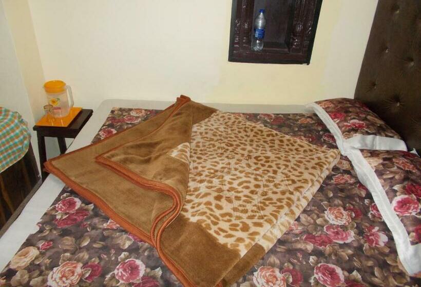 پانسیون Ratnam Guest House