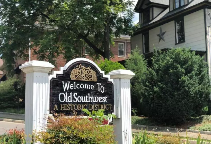 Aamiaismajoitus (B&B) Black Lantern Inn