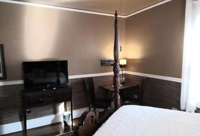 Aamiaismajoitus (B&B) Black Lantern Inn