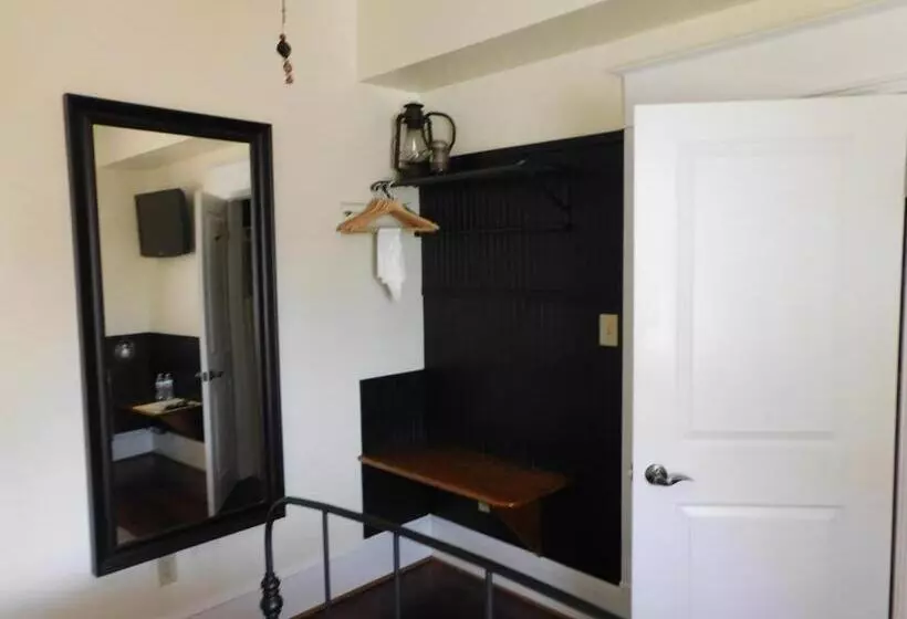 Aamiaismajoitus (B&B) Black Lantern Inn