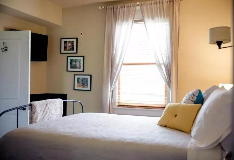 Aamiaismajoitus (B&B) Black Lantern Inn