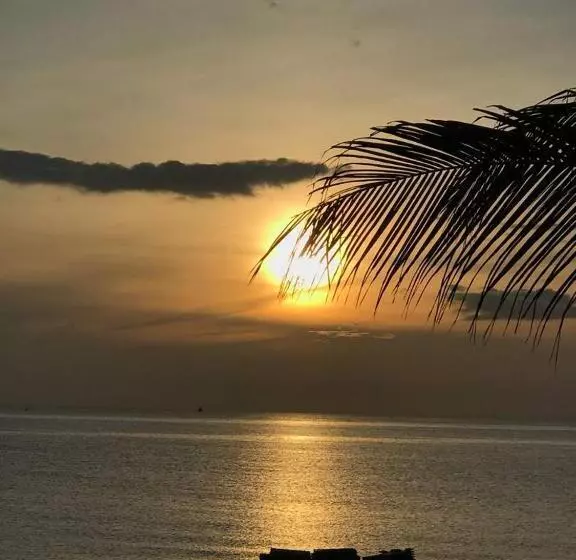 Aamiaismajoitus (B&B) Che Beach House