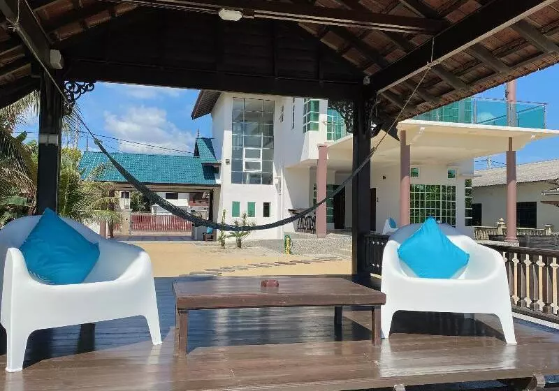 Aamiaismajoitus (B&B) Che Beach House