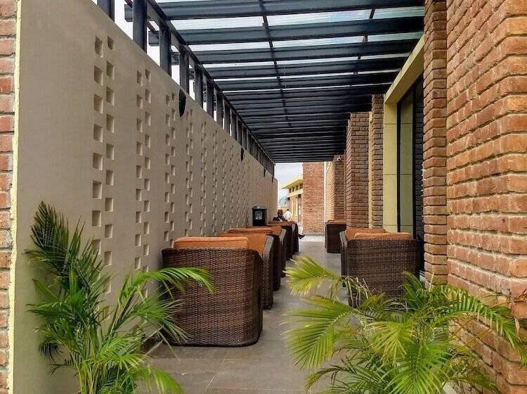 هتل Soaltee Westend Premier