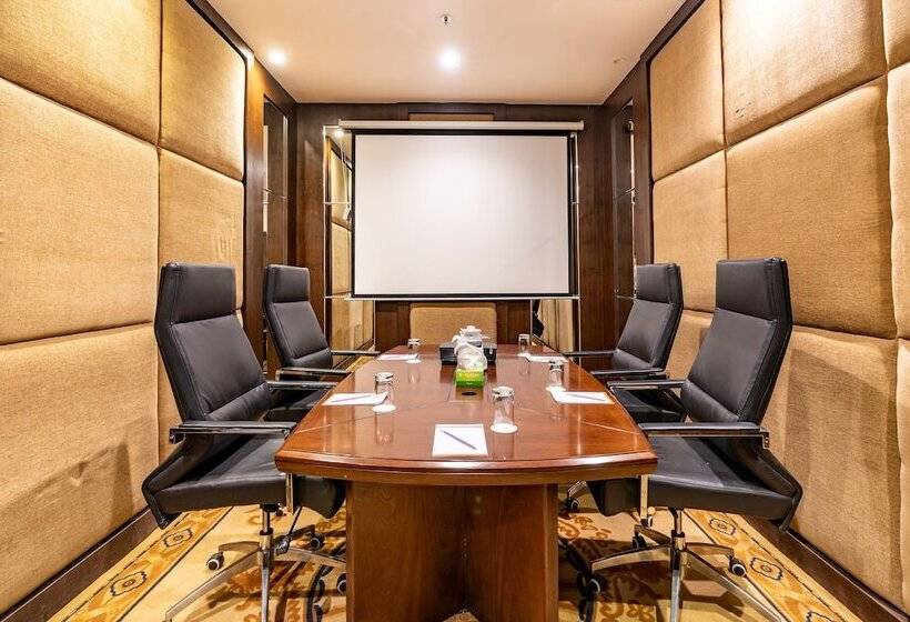 هتل Soaltee Westend Premier