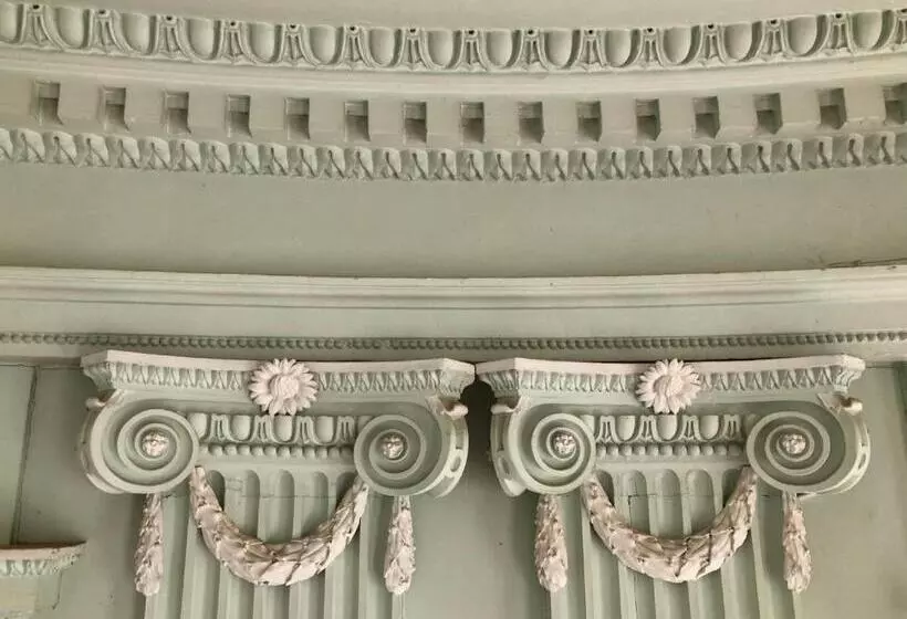 ベッドアンドブレックファースト Castel Saintleonard