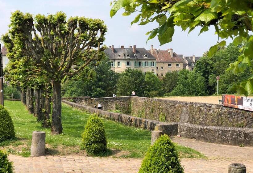 مبيت وإفطار Castel Saintleonard