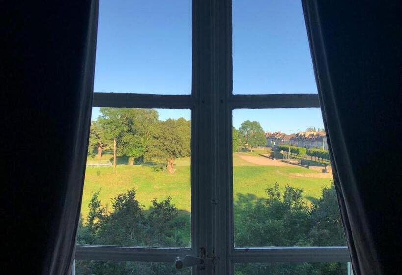 مبيت وإفطار Castel Saintleonard