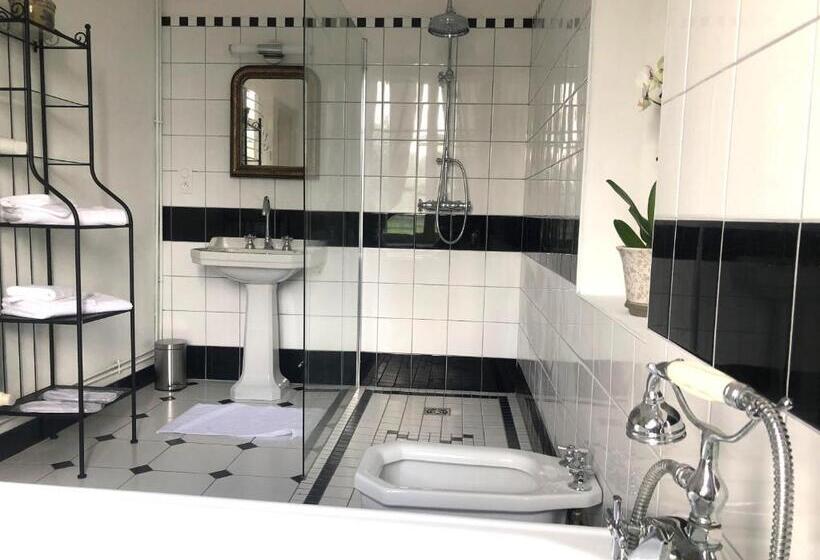 مبيت وإفطار Castel Saintleonard