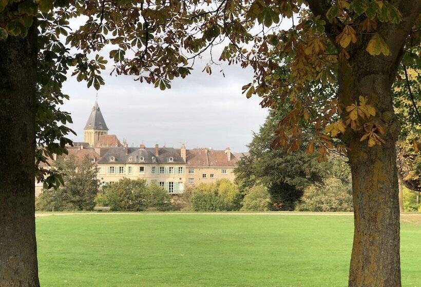 مبيت وإفطار Castel Saintleonard