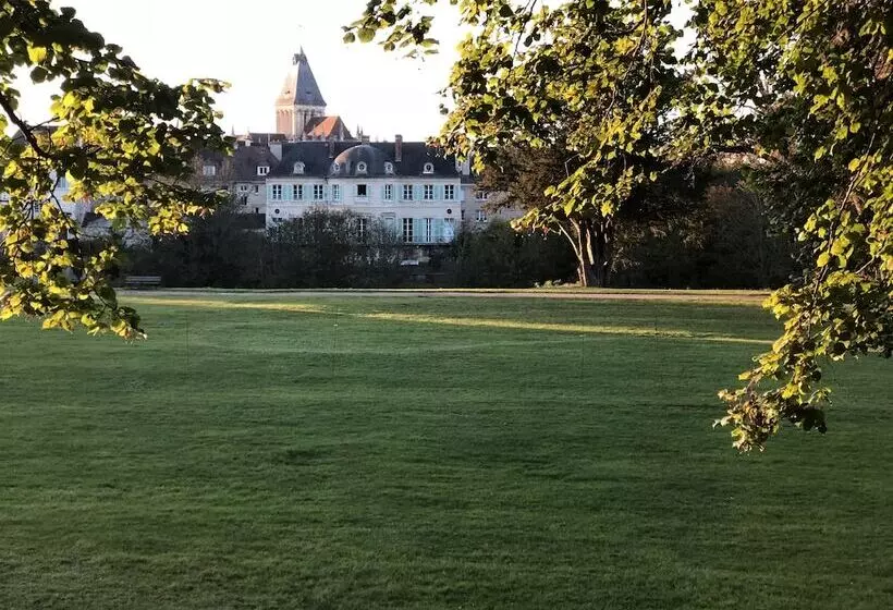 ベッドアンドブレックファースト Castel Saintleonard