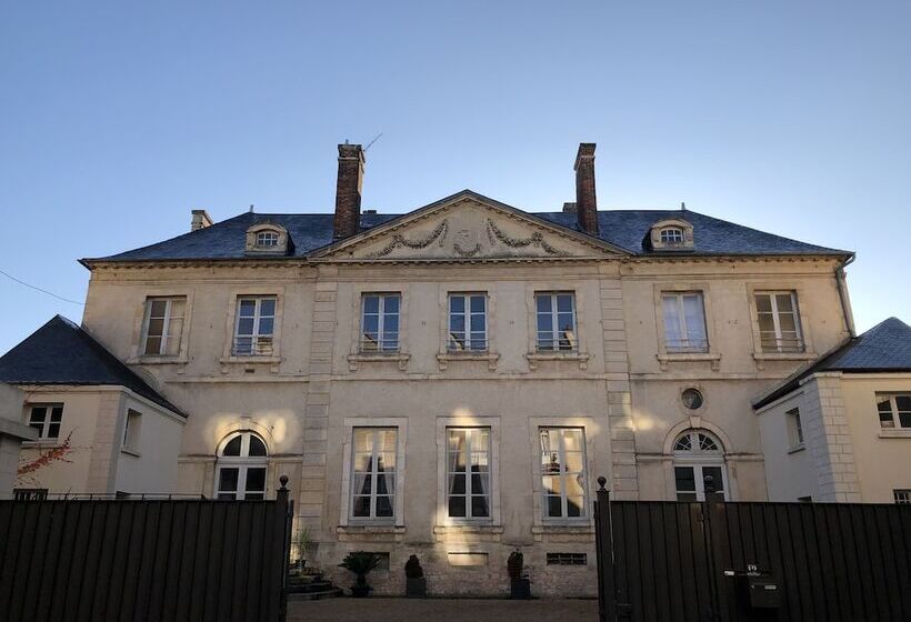 مبيت وإفطار Castel Saintleonard