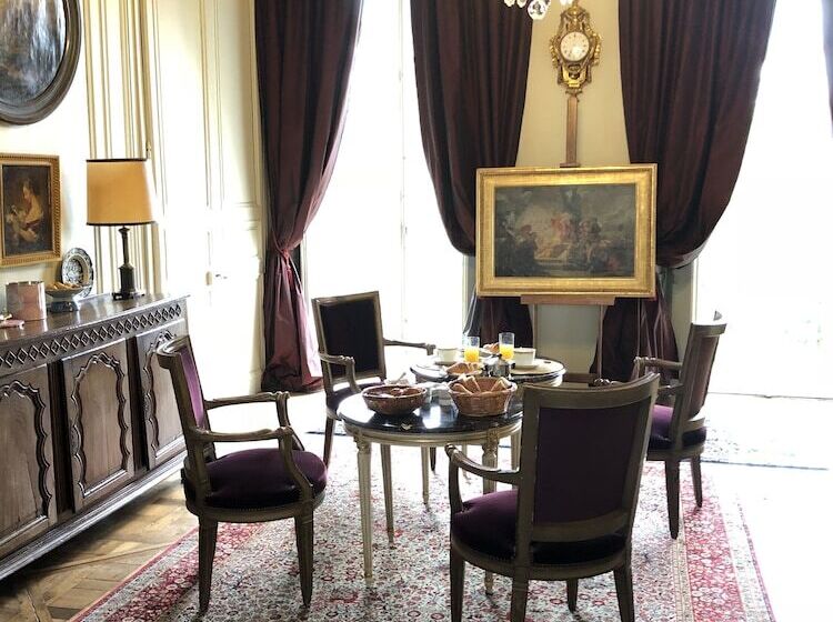 مبيت وإفطار Castel Saintleonard