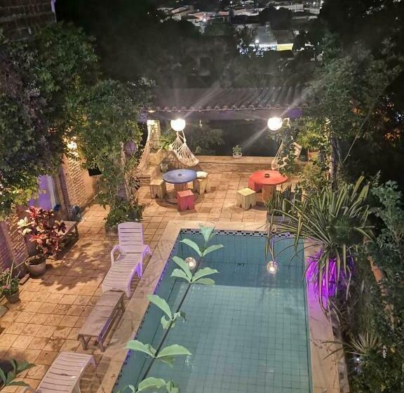 Hostel Da 13 E Suítes