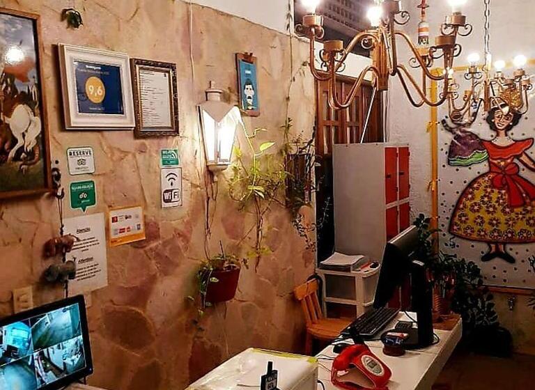 Hostel Da 13 E Suítes