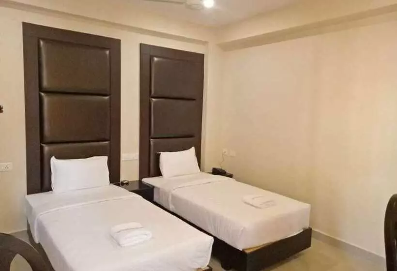 Hotelli Pioneer Paradise