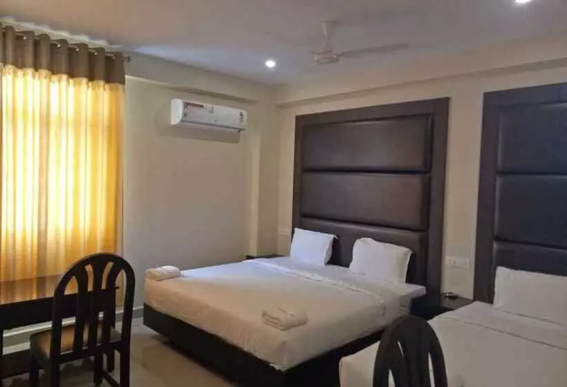 Hotelli Pioneer Paradise