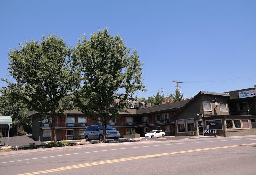 Otel River Park Inn