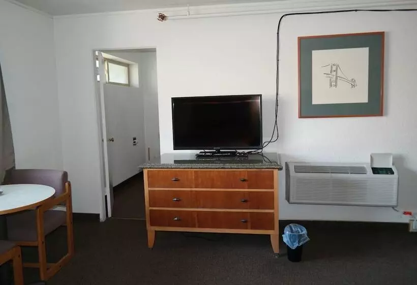 Hotelli River Park Inn