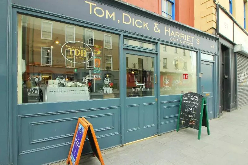 پانسیون Tom Dick And Harriet S Accommodation