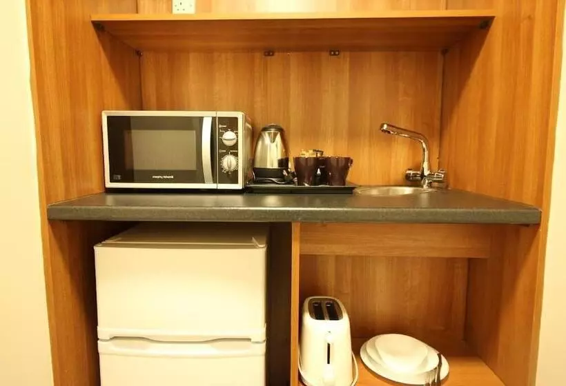 پانسیون Tom Dick And Harriet S Accommodation